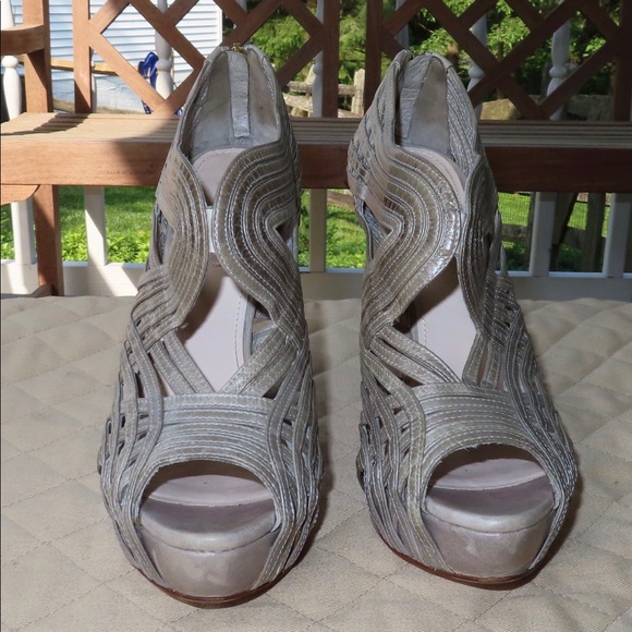 Prada shoes - Picture 2 of 5